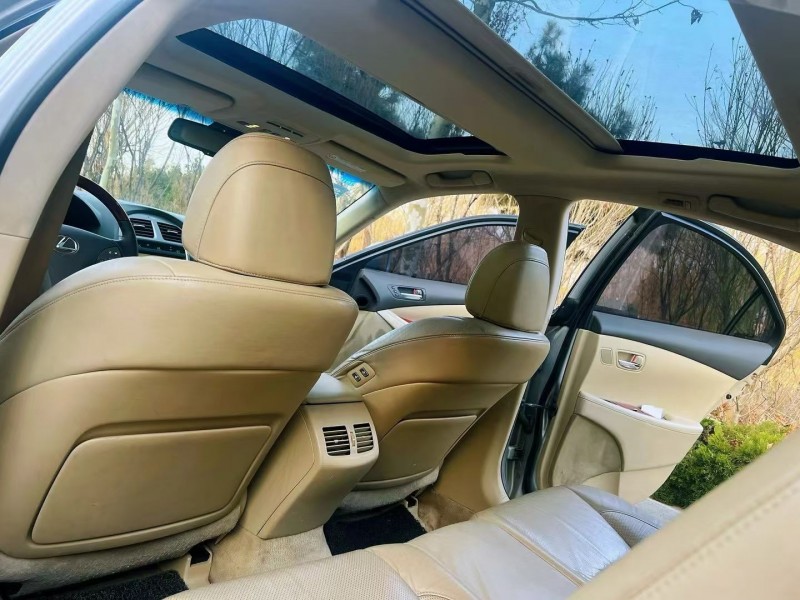 烟台10年雷克萨斯ES7