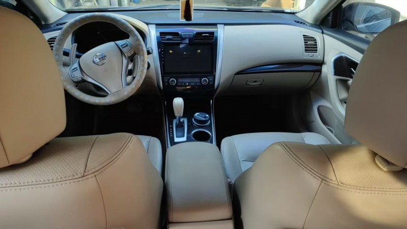 烟台13年日产天籁4