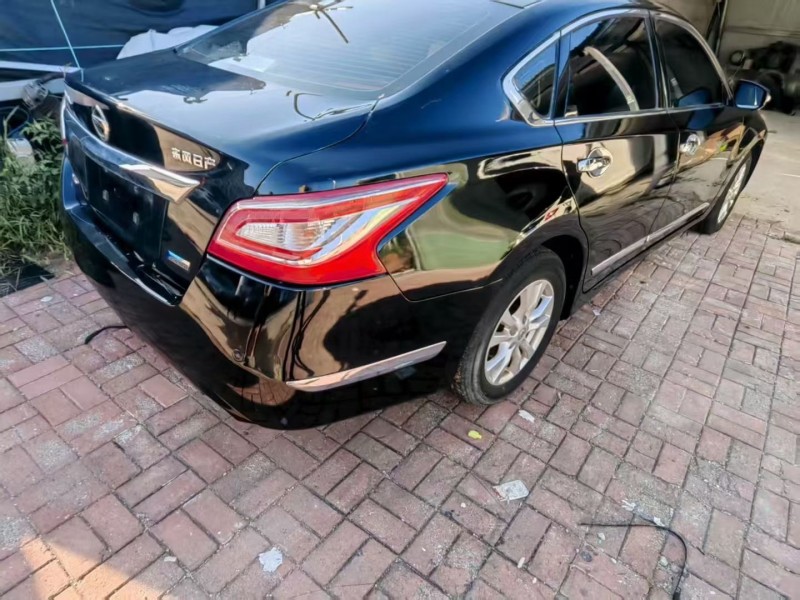 烟台13年日产天籁8