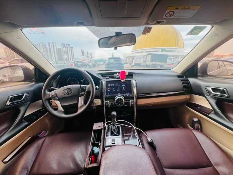 广州12年丰田锐志6