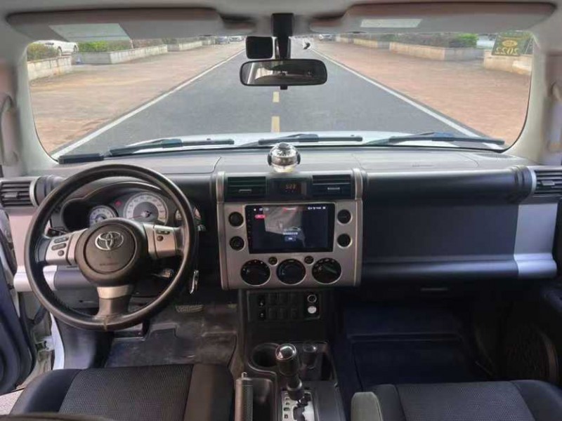 东莞18年丰田兰德酷路泽5