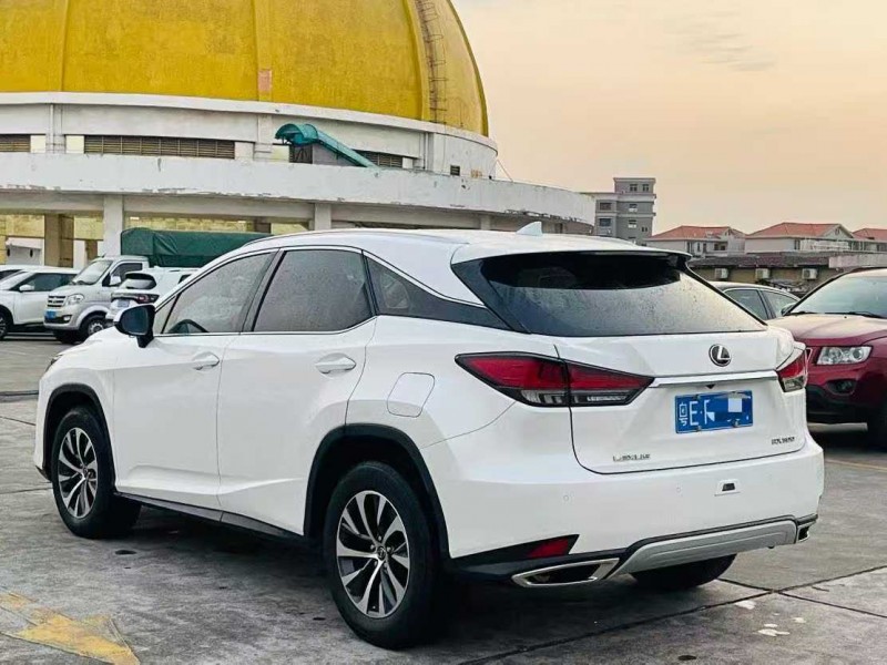 广州19年雷克萨斯RX8