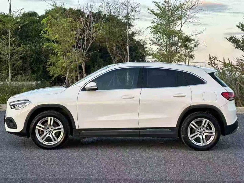 珠海23年奔驰GLA3