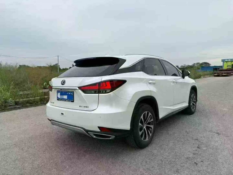 防城港20年雷克萨斯RX7