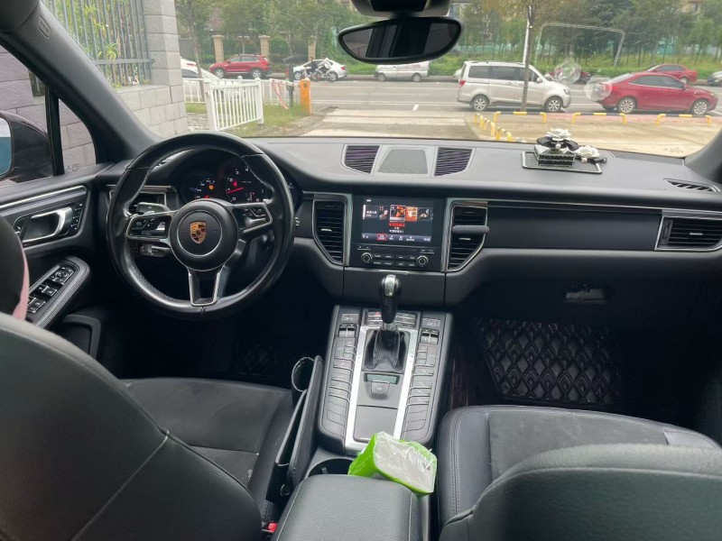 平顶山18年保时捷Macan7