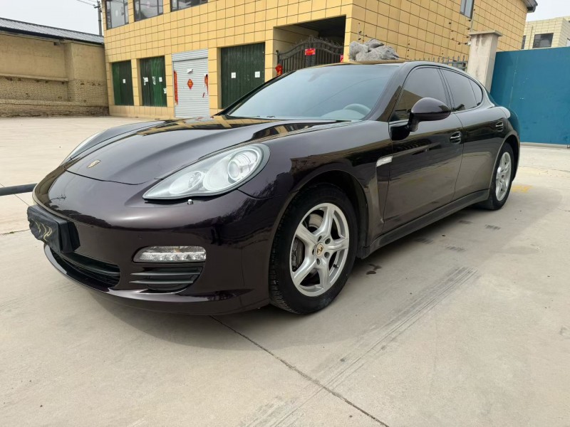 平顶山12年保时捷帕拉梅拉3