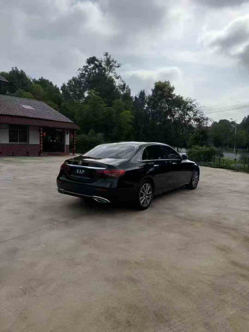 九江18年奔驰E9