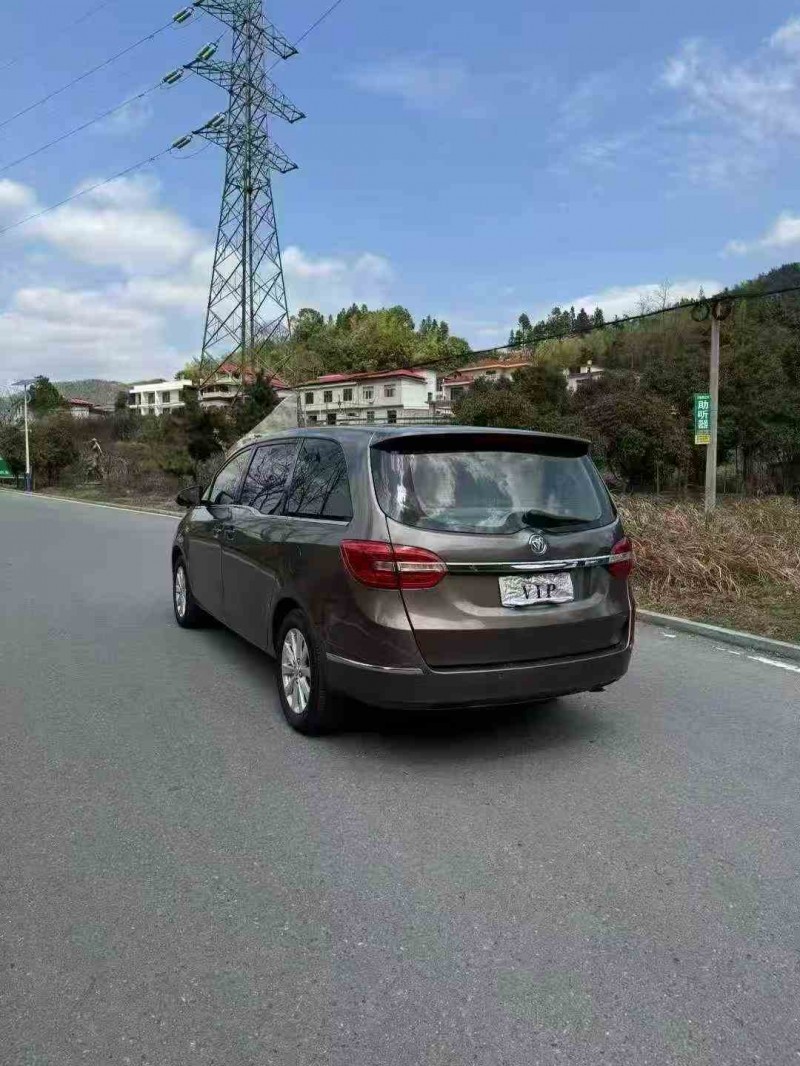 九江18年别克GL87