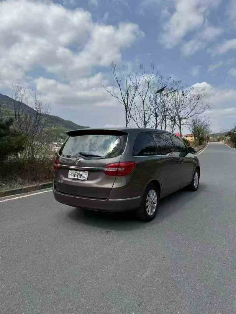 九江18年别克GL88