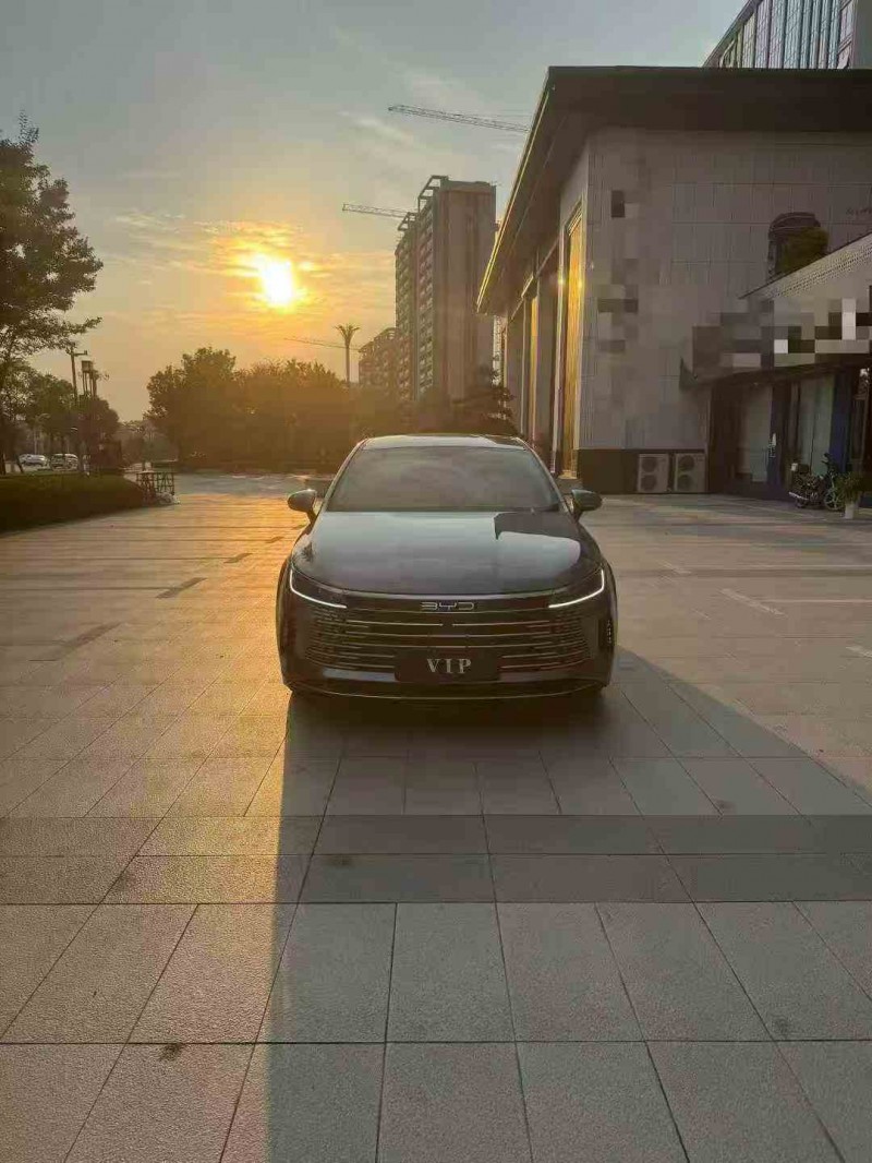 萍乡25年比亚迪驱逐舰1