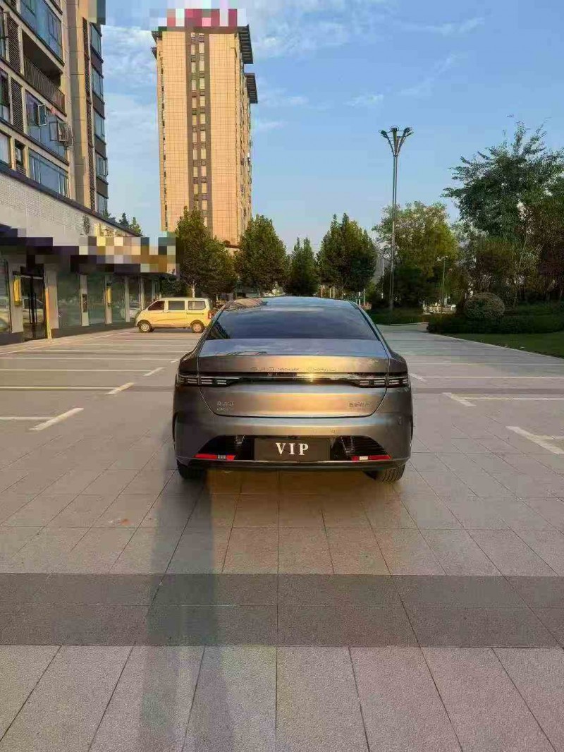 萍乡25年比亚迪驱逐舰9