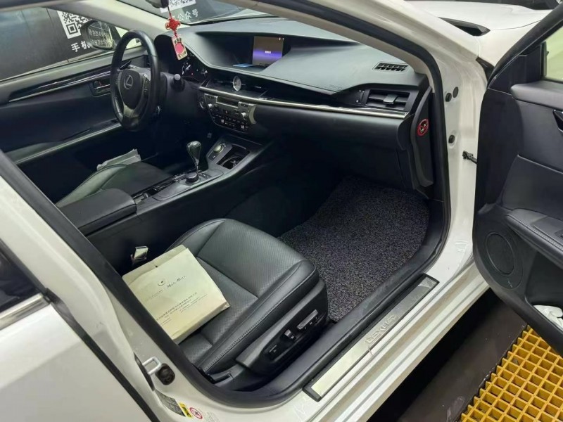 平顶山14年雷克萨斯ES7