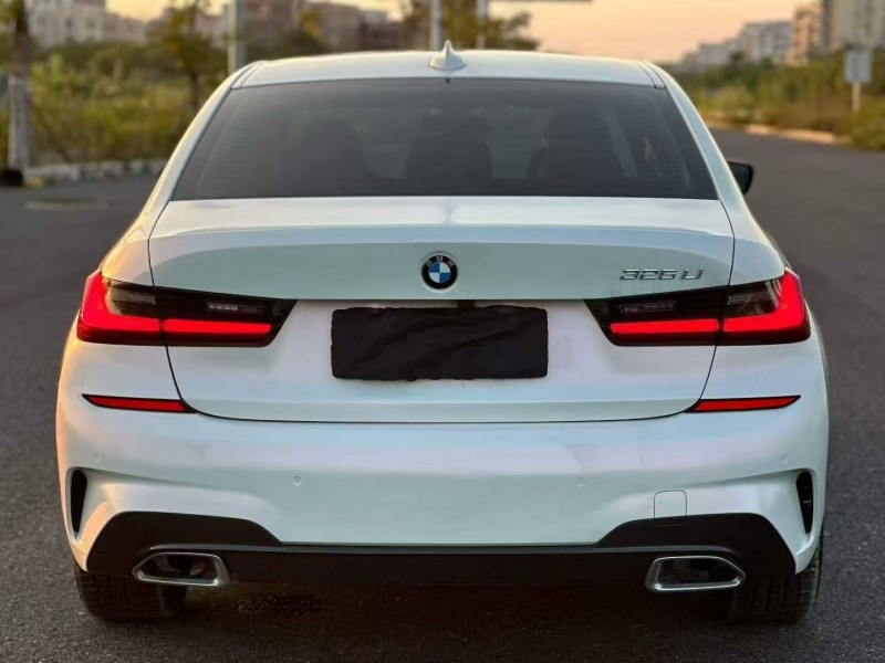 汕头22年宝马3系9