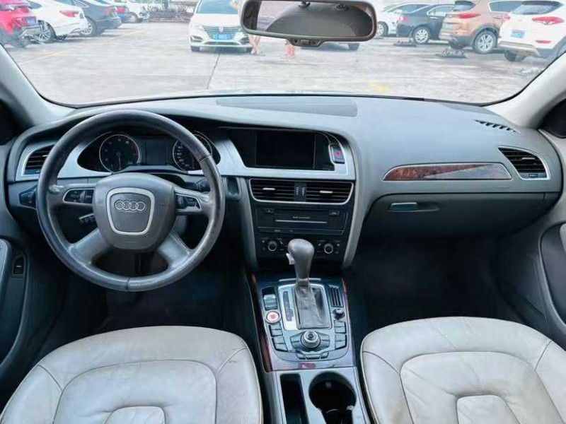 东莞12年奥迪A4L8