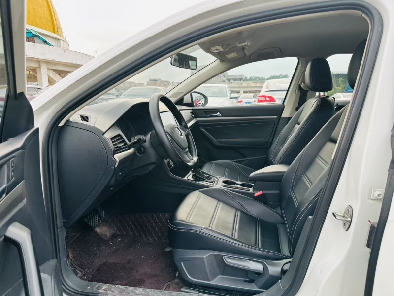 东莞19年大众朗逸4