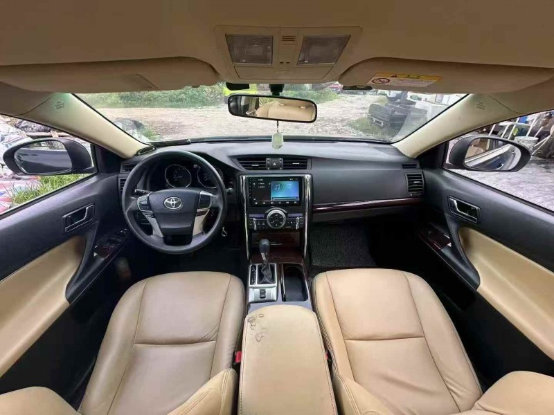 广州17年丰田锐志4