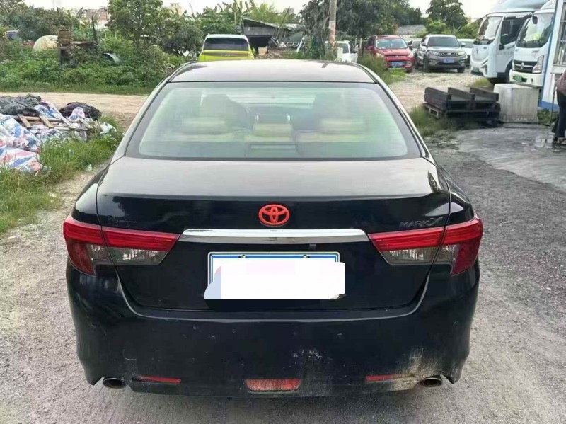 广州17年丰田锐志9