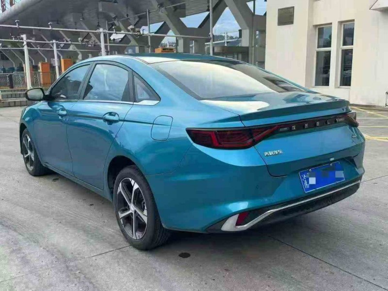 重庆23年吉利帝豪8