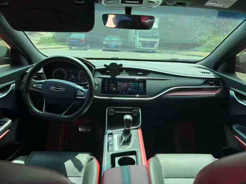 南宁22年吉利缤瑞5