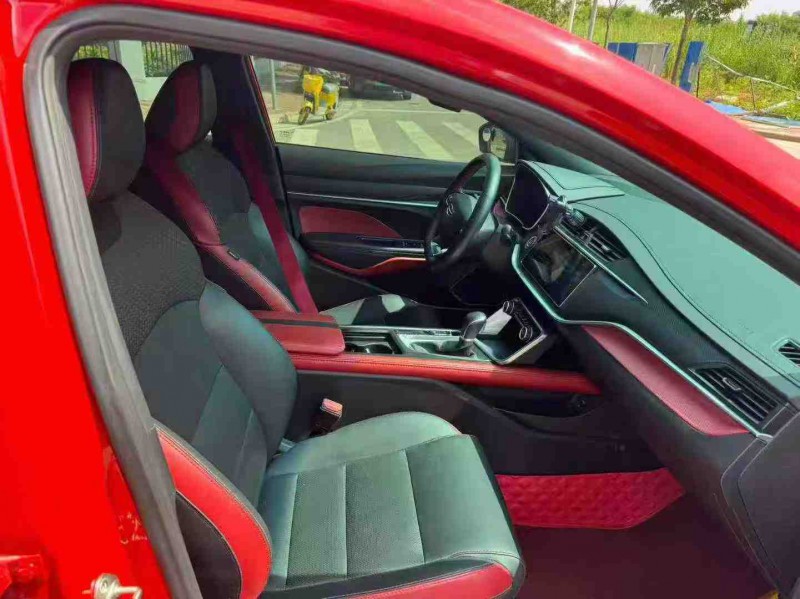 南宁22年吉利缤瑞6