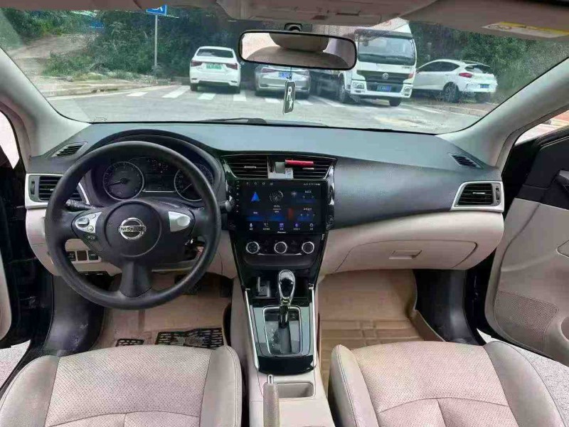 南宁17年日产轩逸5