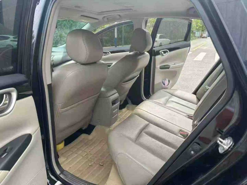 南宁17年日产轩逸6