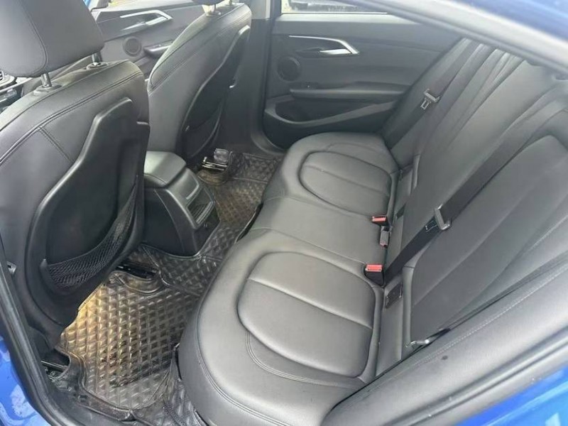 东莞18年宝马1系9