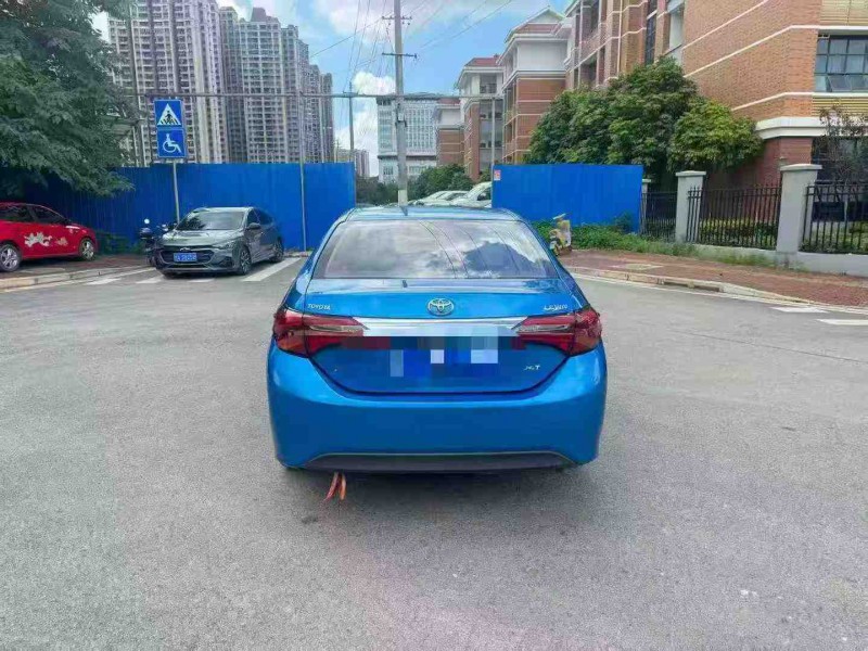 南宁18年丰田雷凌9