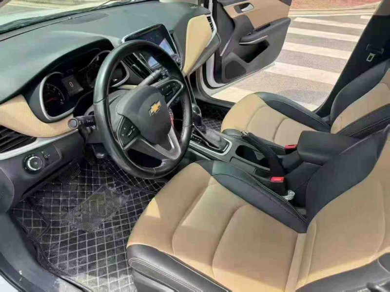 南宁22年雪佛兰科鲁泽4