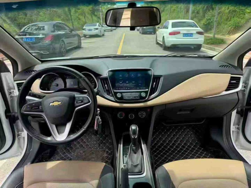 南宁22年雪佛兰科鲁泽5