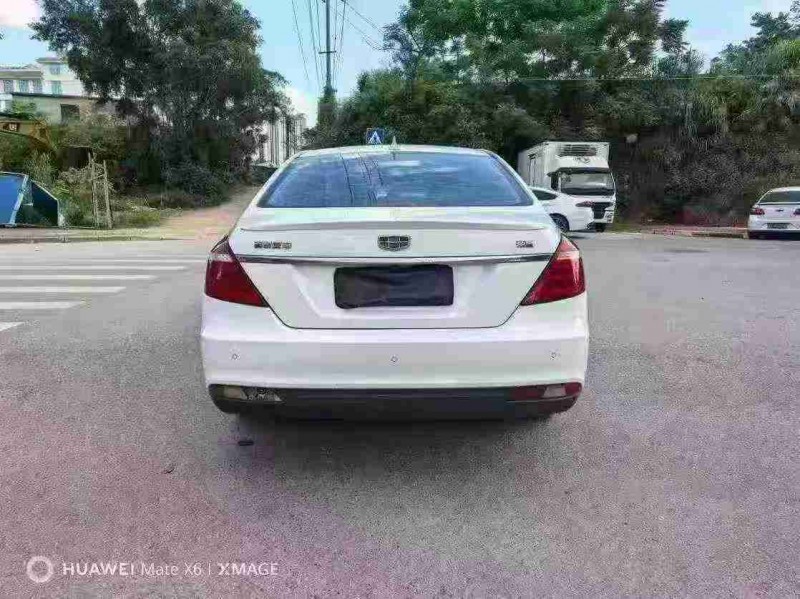 南宁17年吉利帝豪9