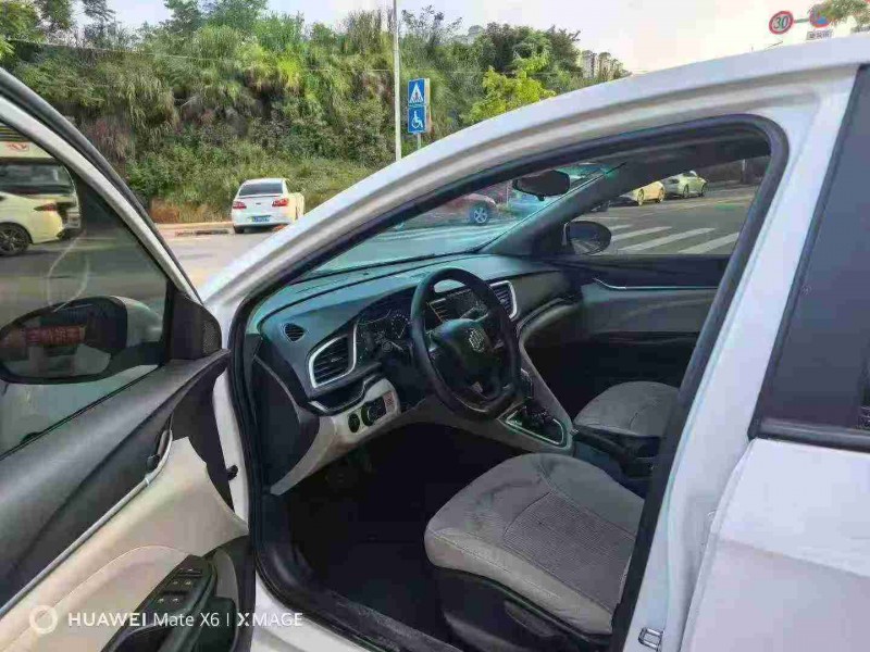 南宁18年别克英朗4