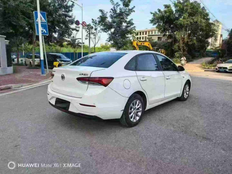 南宁18年别克英朗7