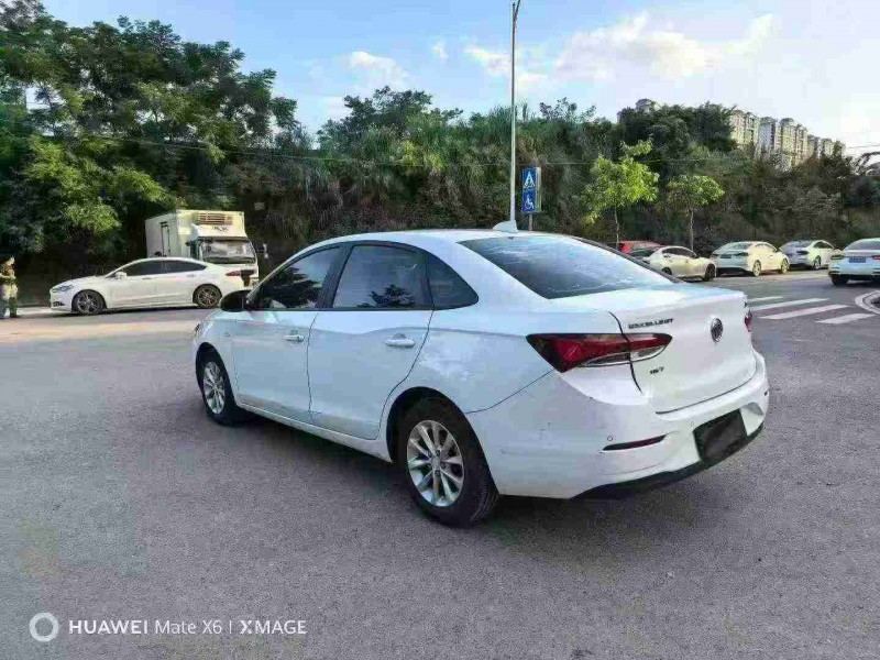 南宁18年别克英朗8