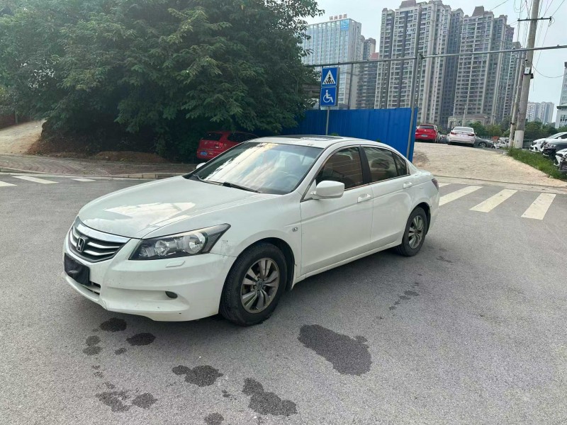 南宁12年本田雅阁3