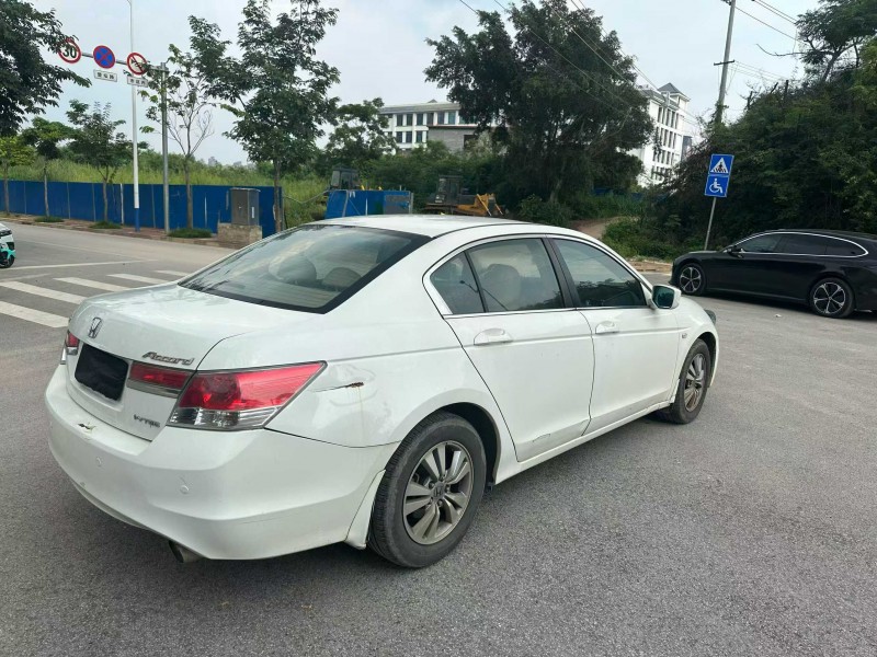 南宁12年本田雅阁7