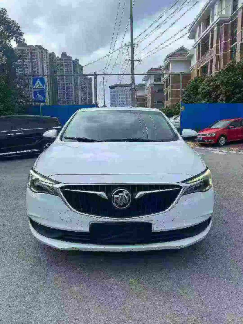 南宁18年别克英朗1