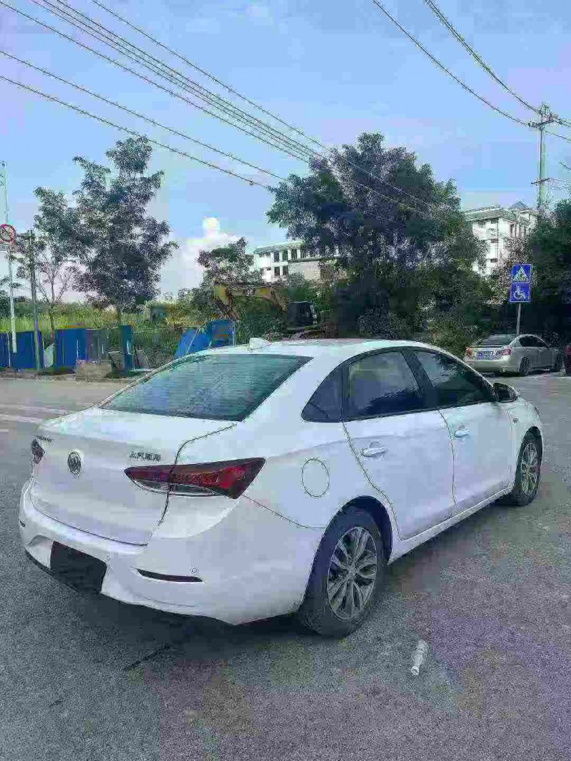 南宁18年别克英朗7