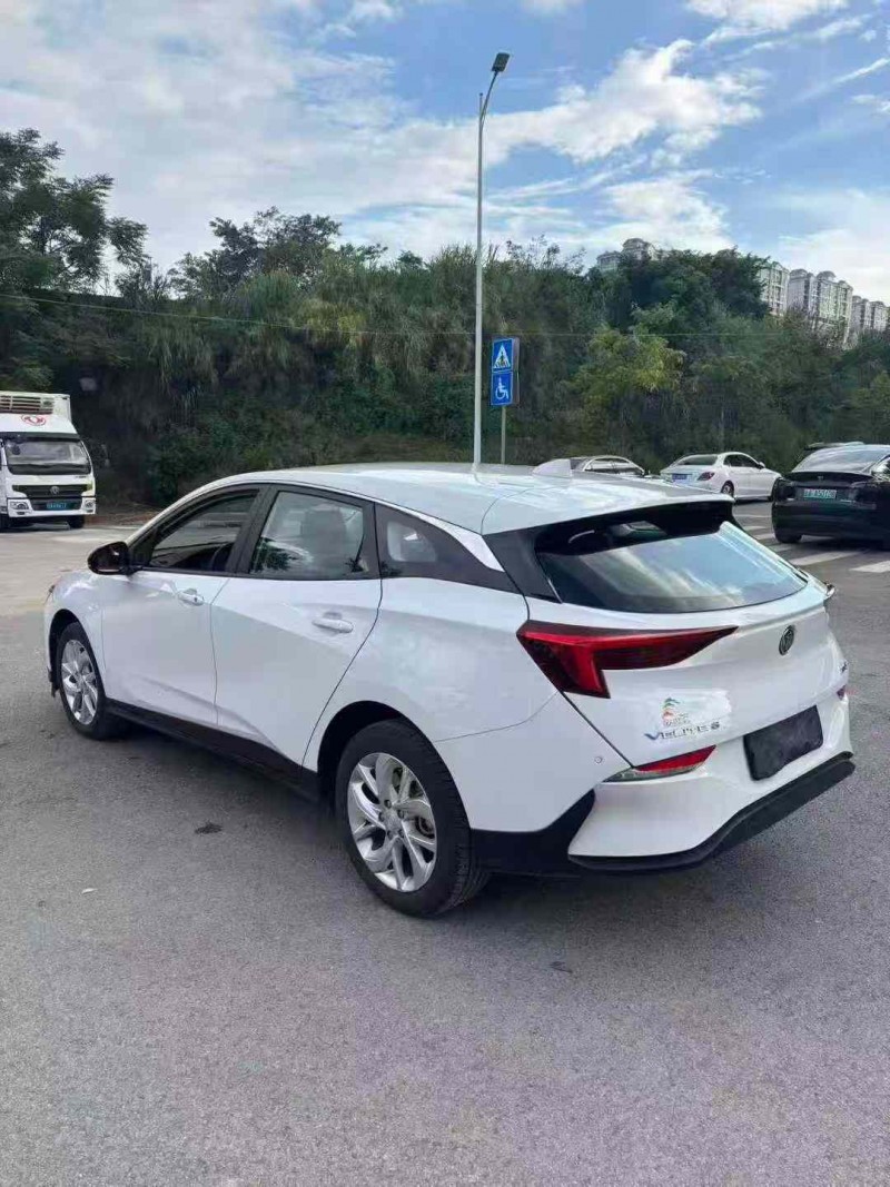 南宁24年别克微蓝8