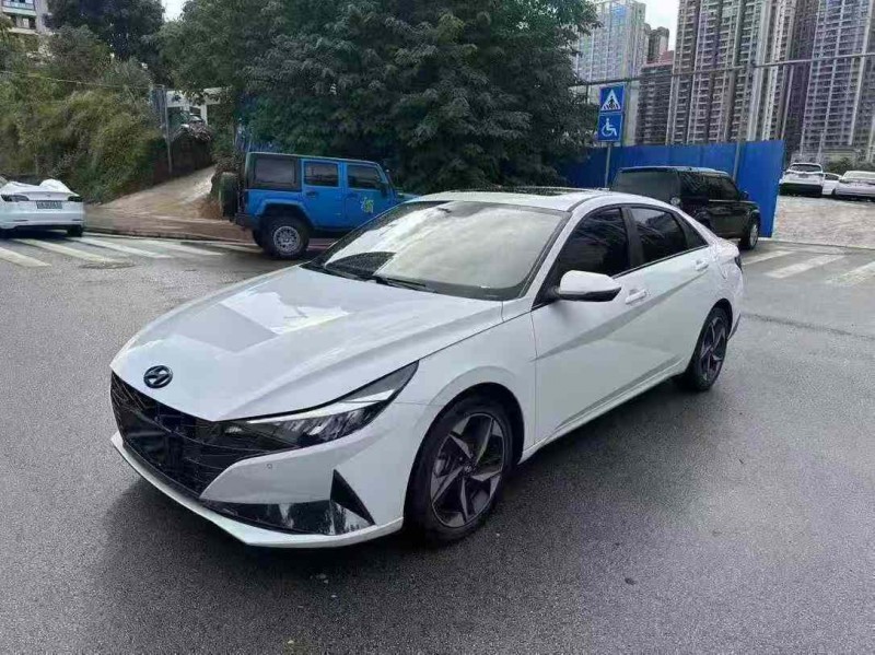 南宁23年现代伊兰特3