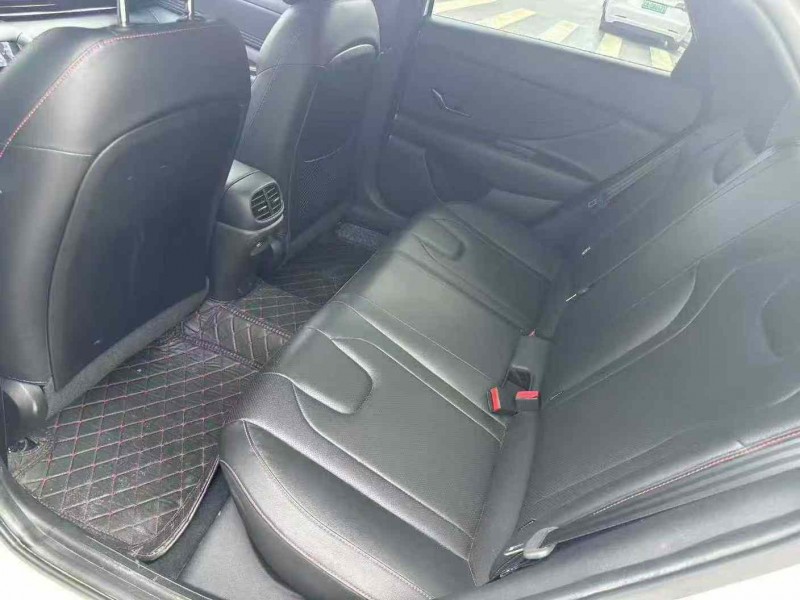 南宁23年现代伊兰特6