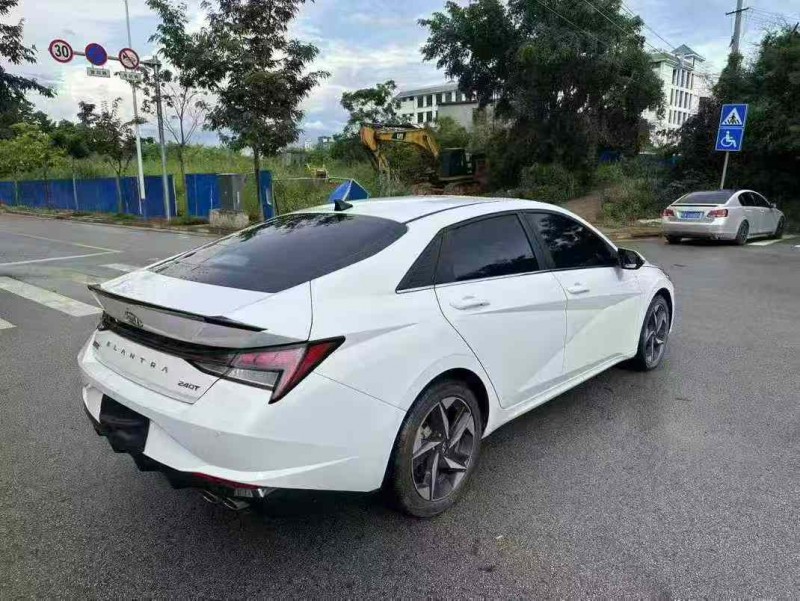 南宁23年现代伊兰特7