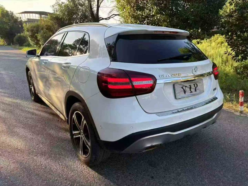 萍乡18年奔驰GLA8