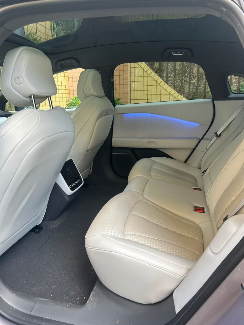 东莞25年小鹏汽车p77