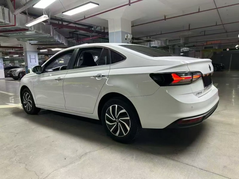 成都23年大众朗逸8