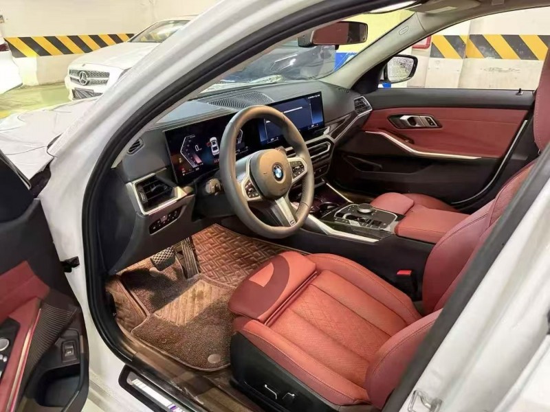 成都24年宝马3系6