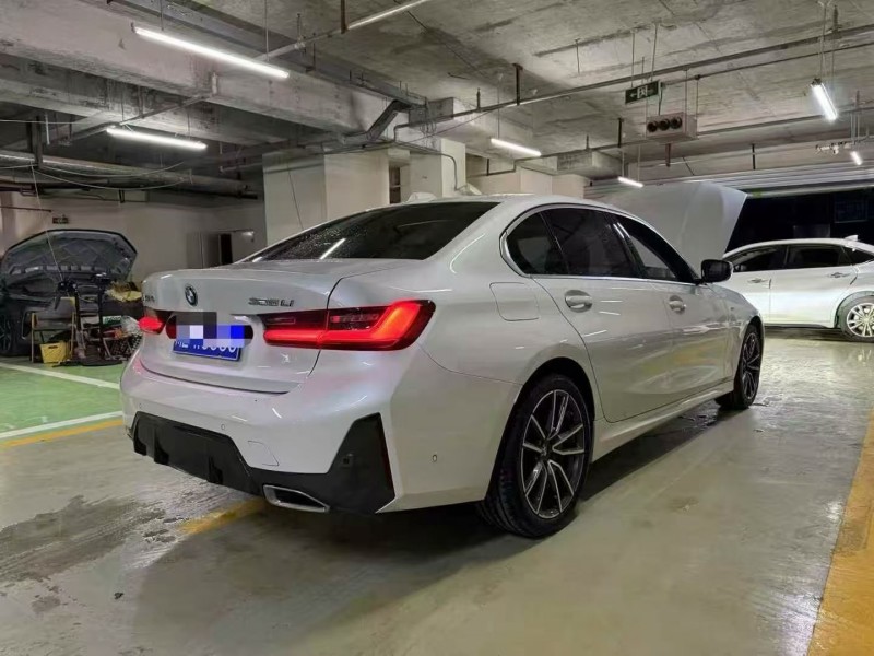 成都24年宝马3系7