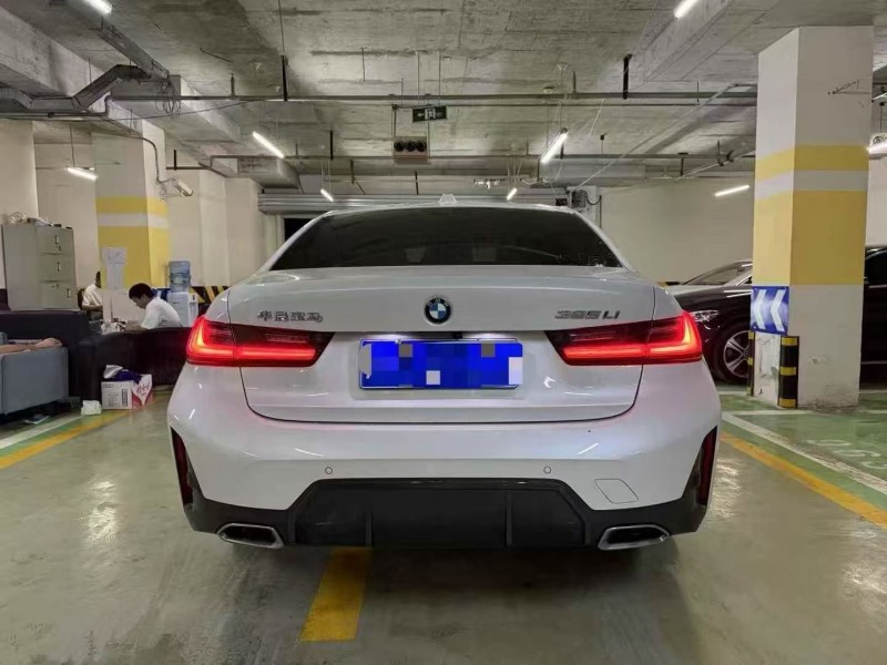 成都24年宝马3系9