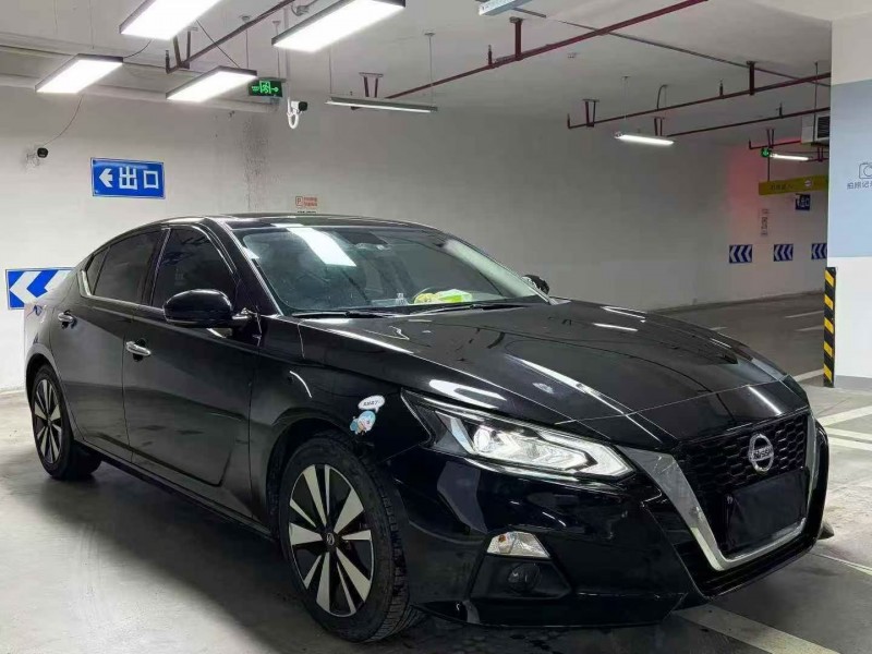 成都22年日产天籁2