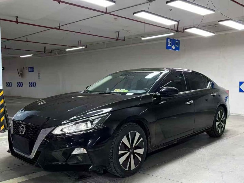 成都22年日产天籁3